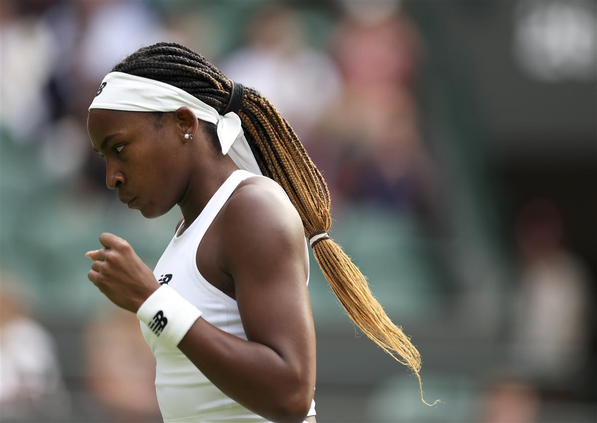 位于肘区与 位于肘区与